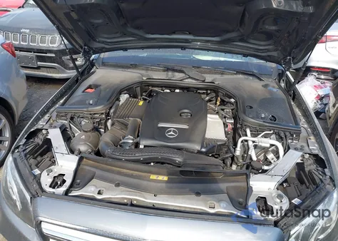 2018 Mercedes-Benz E 300 z USA, uszkodzony, nr VIN WDDZF4JB8JA434973